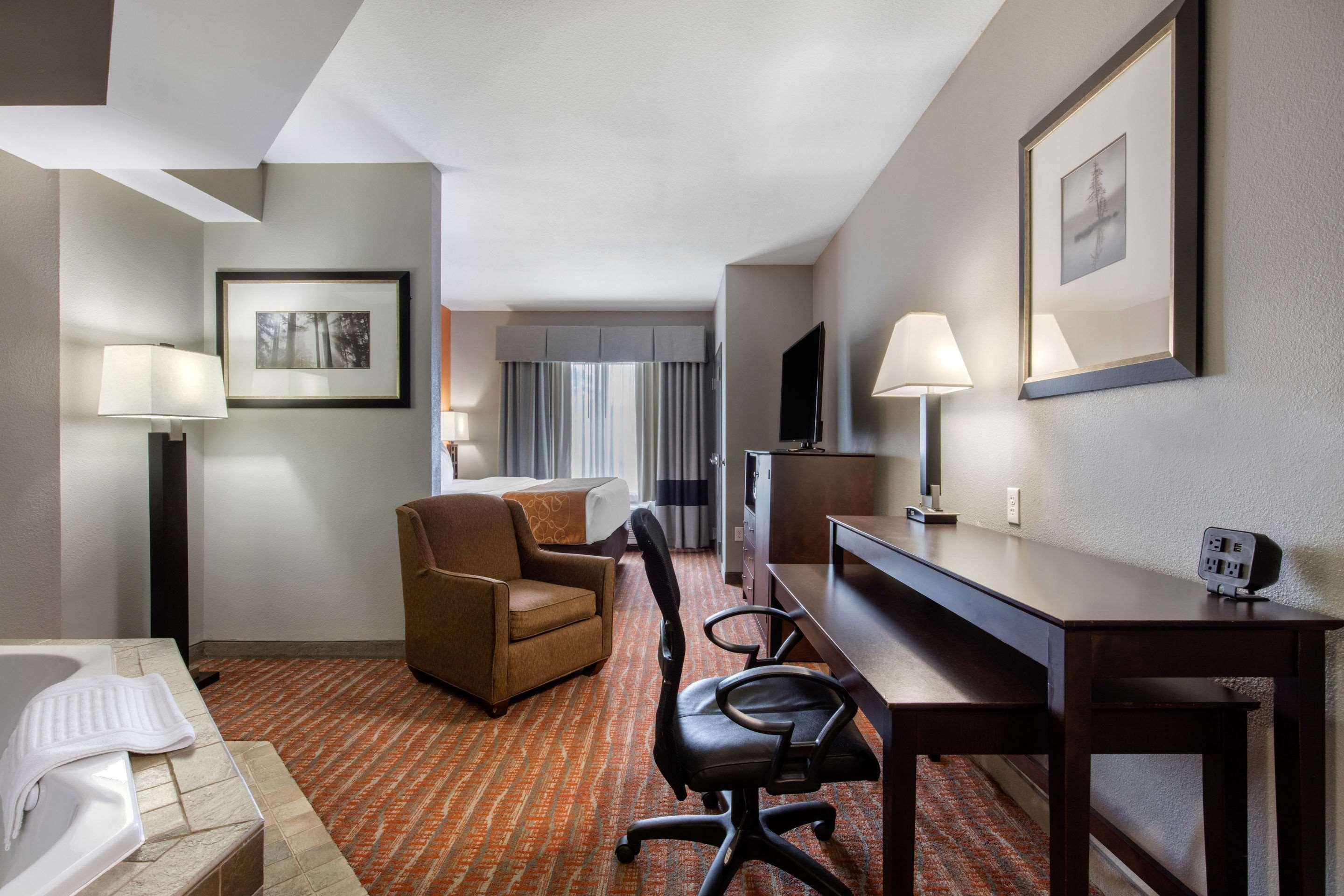 Comfort Suites Jackson I-40 Екстер'єр фото