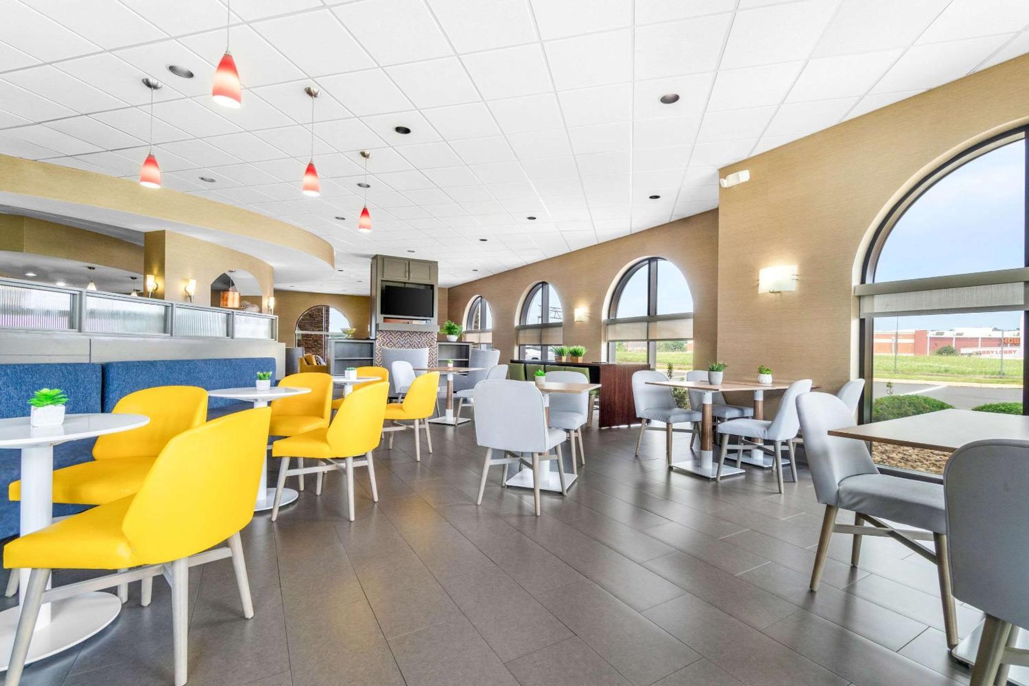 Comfort Suites Jackson I-40 Екстер'єр фото