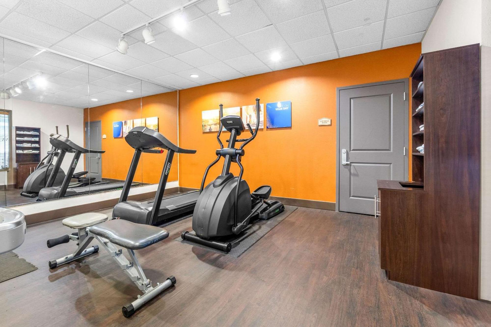 Comfort Suites Jackson I-40 Екстер'єр фото