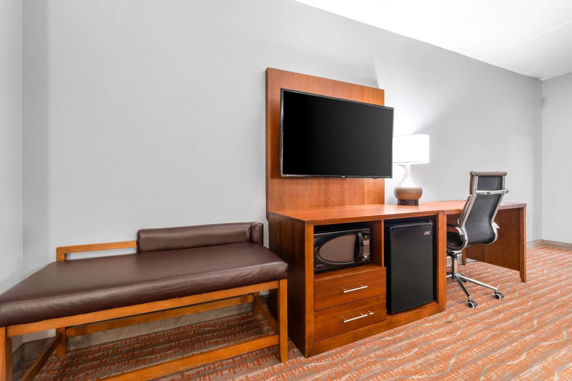 Comfort Suites Jackson I-40 Екстер'єр фото