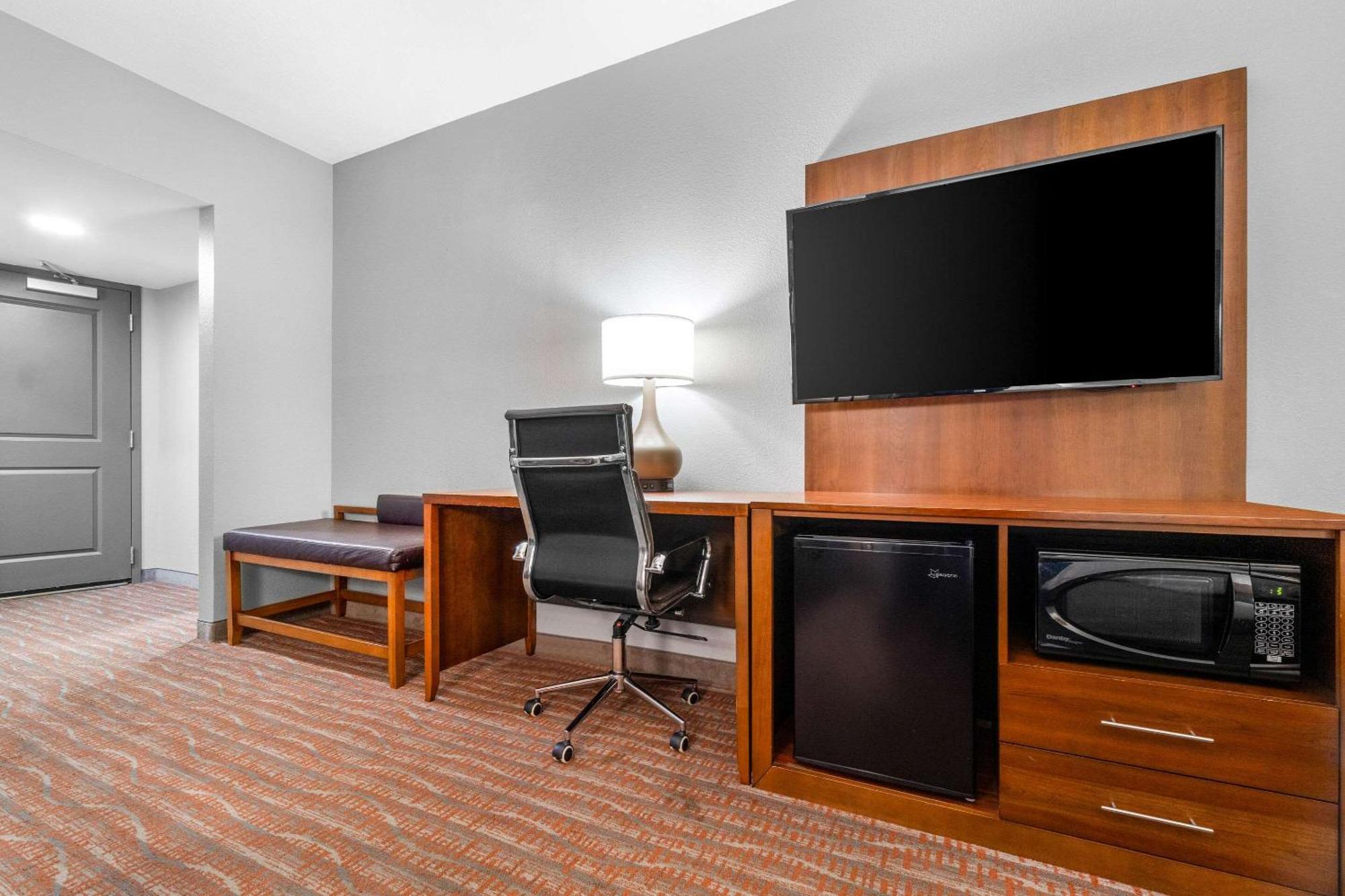 Comfort Suites Jackson I-40 Екстер'єр фото