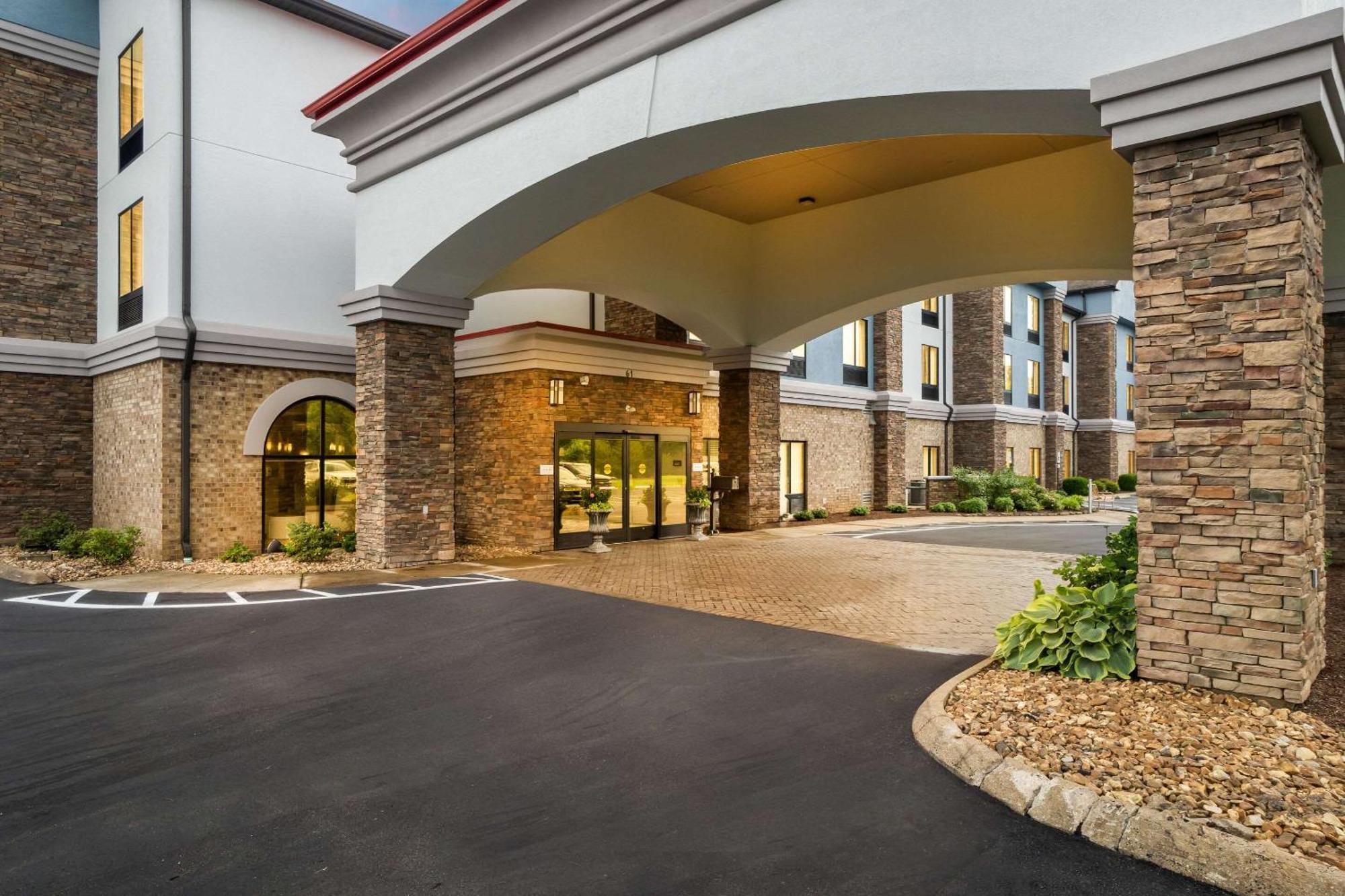 Comfort Suites Jackson I-40 Екстер'єр фото
