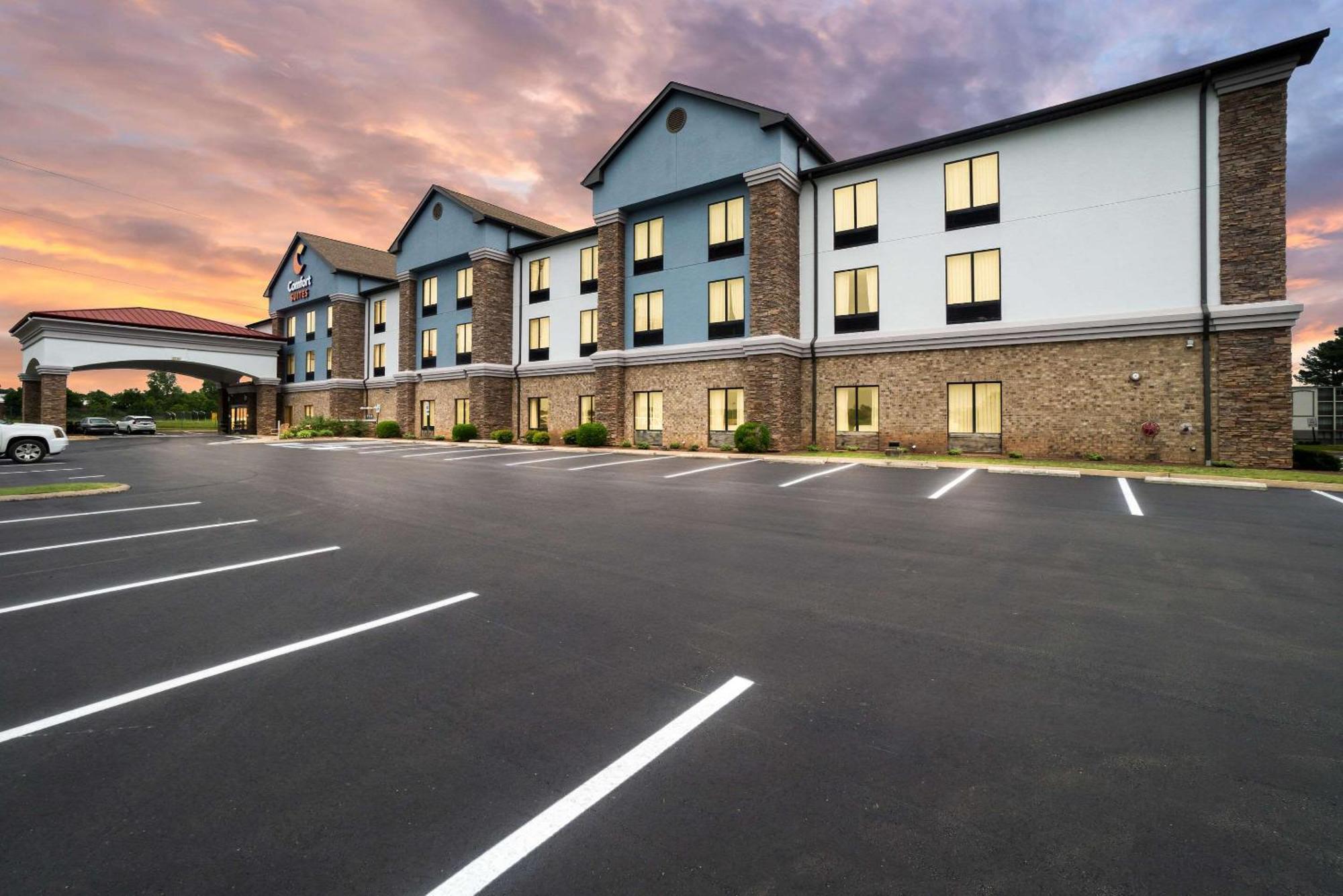 Comfort Suites Jackson I-40 Екстер'єр фото