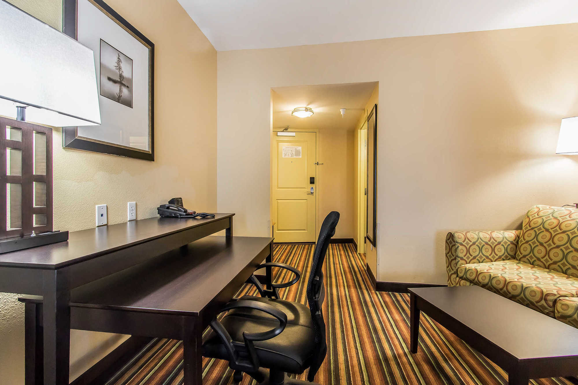 Comfort Suites Jackson I-40 Номер фото