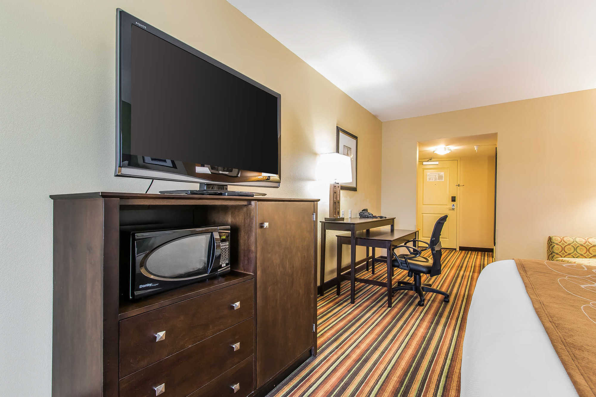 Comfort Suites Jackson I-40 Номер фото