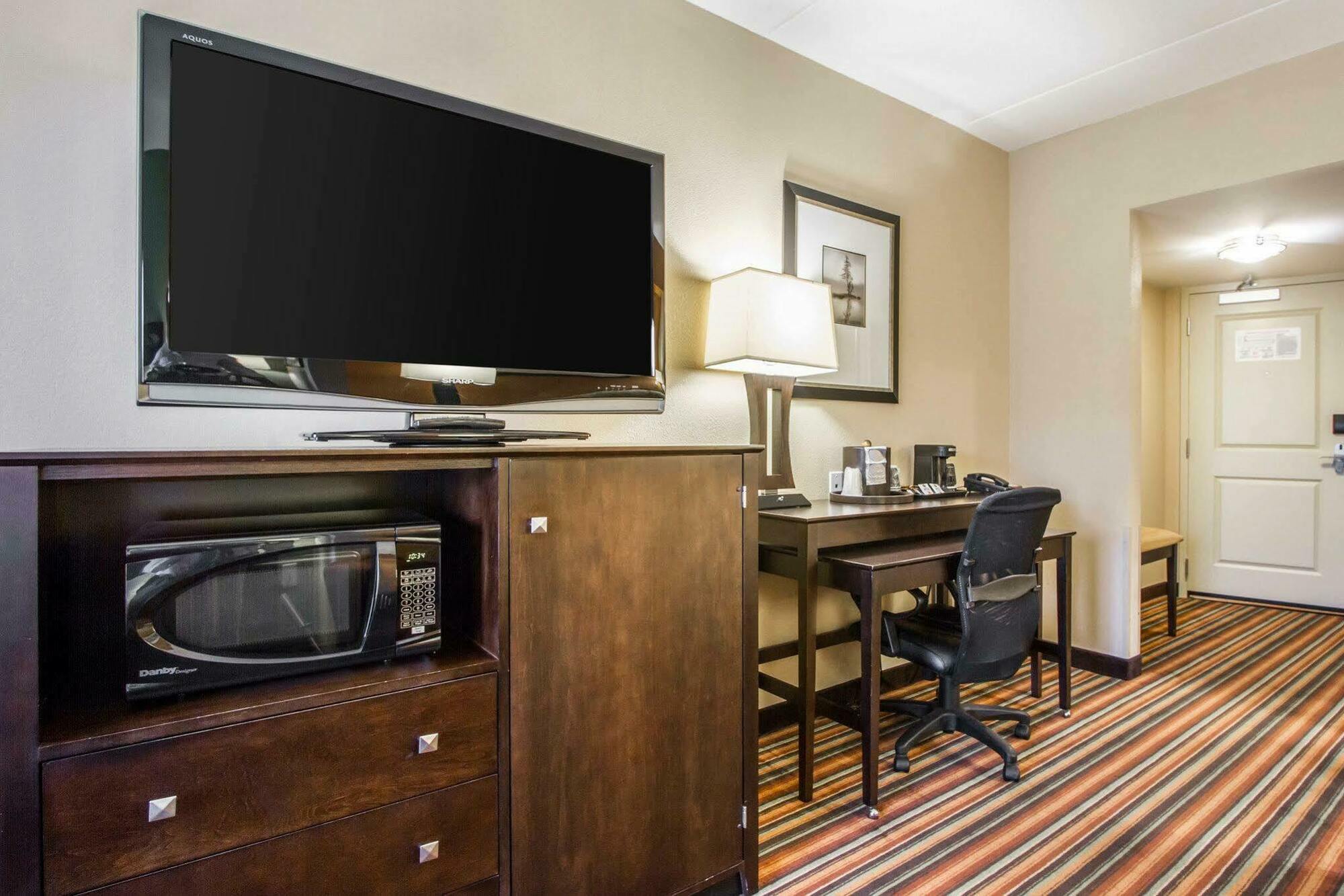 Comfort Suites Jackson I-40 Екстер'єр фото
